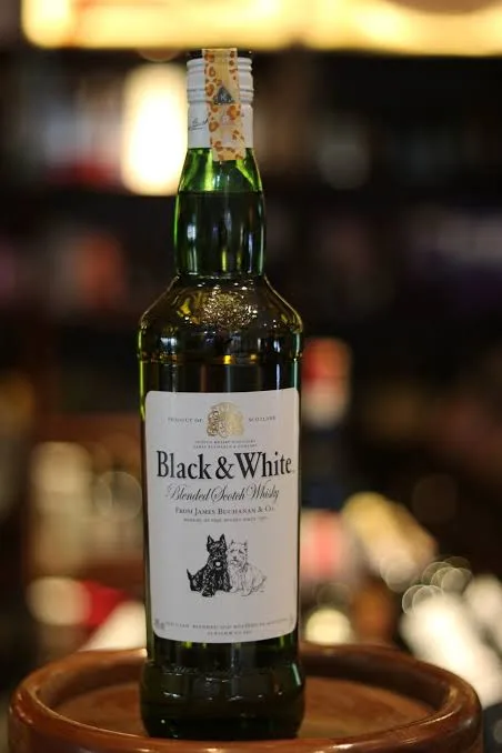 Black and white 750ml